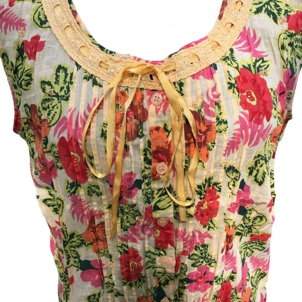 Vintage White Stag Women's Cotton Blouse,‎ Size M (8/10), Floral Beaded Pleated